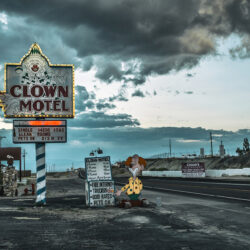 CLOWN MOTEL